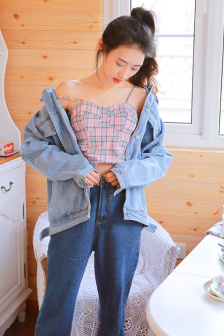 女人没有一件衣服的视频